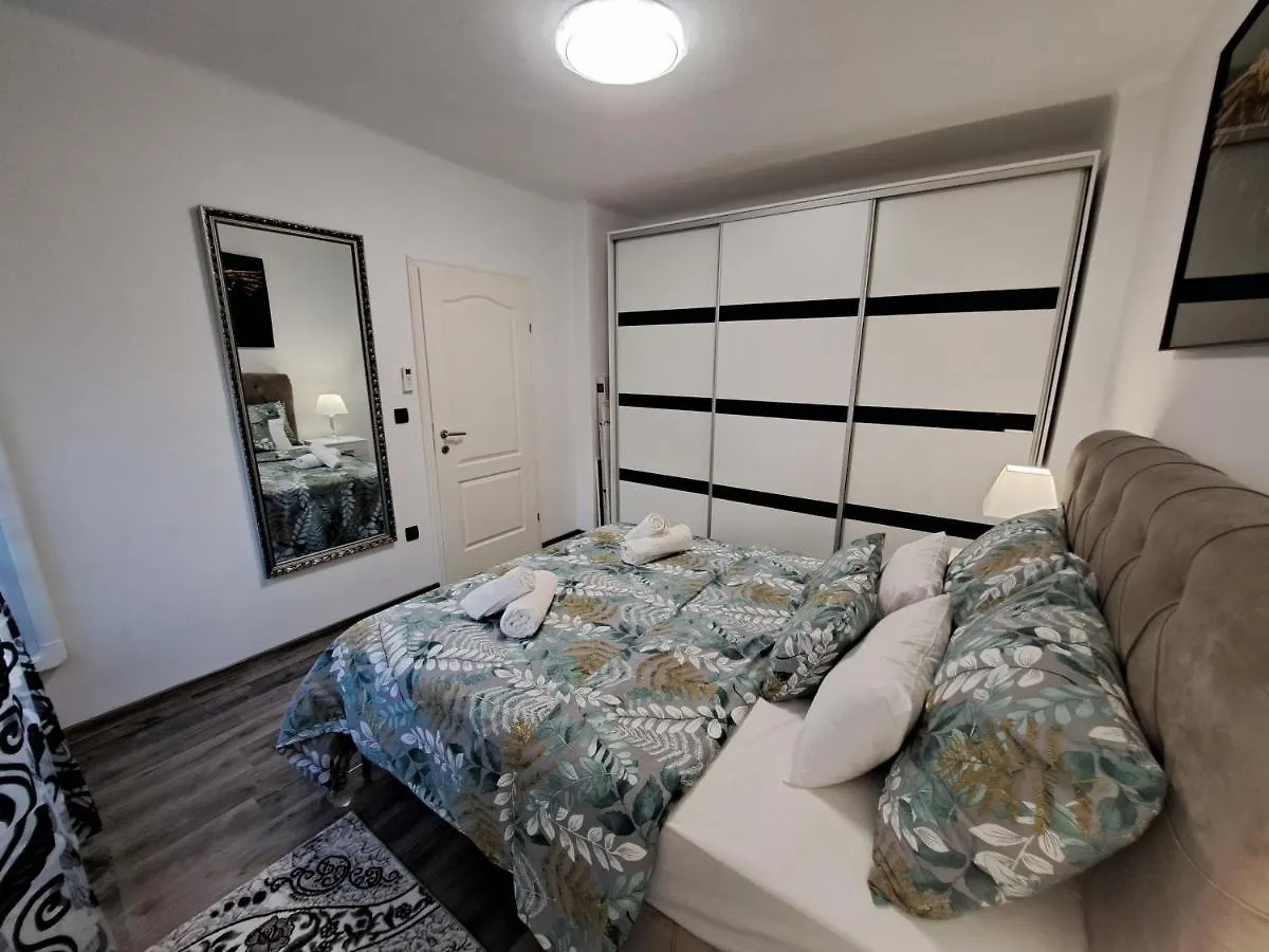 Apartment Monaco 0*, Rijeka